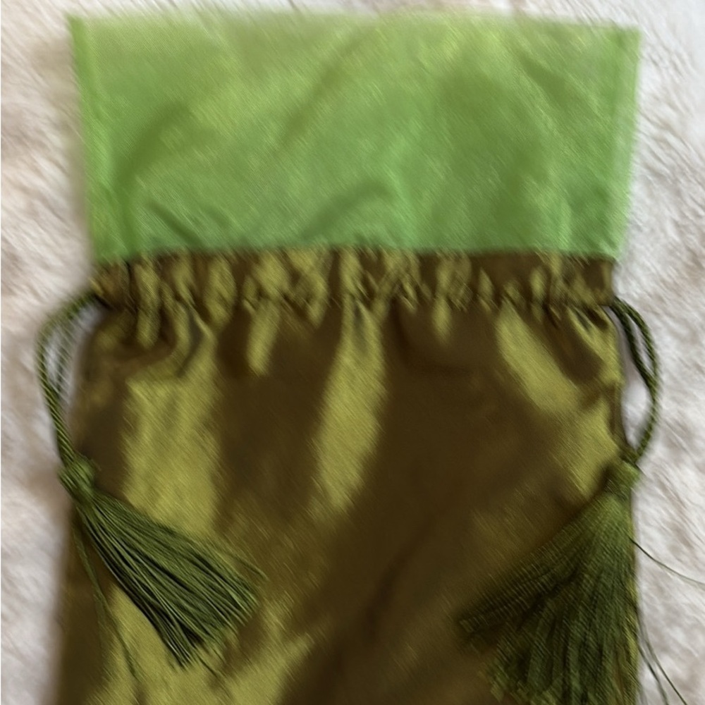 Embroidered Green Drawstring Floral Pouch - Picture 2 of 4